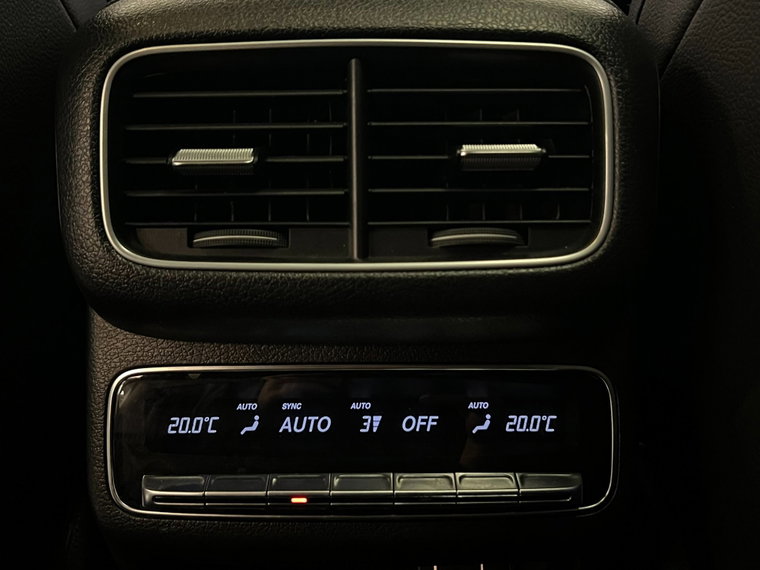 Vehicle Image 26