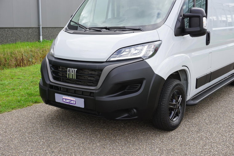 Vehicle Image 33
