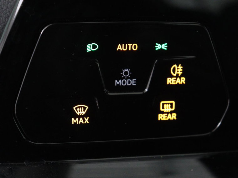 Vehicle Image 28