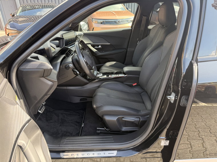 Vehicle Image 33