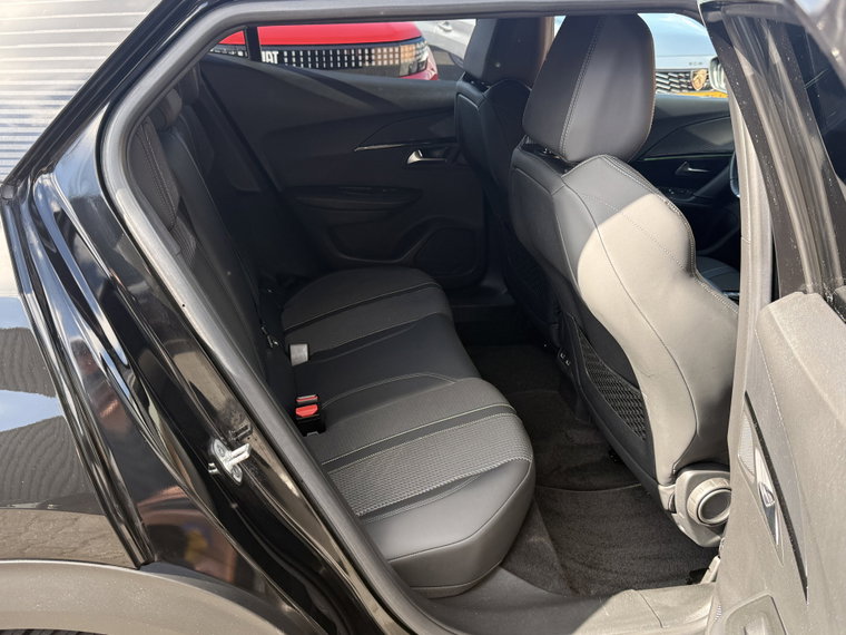 Vehicle Image 35