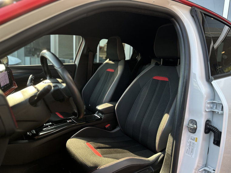 Vehicle Image 19