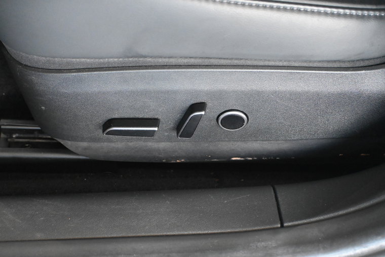 Vehicle Image 26