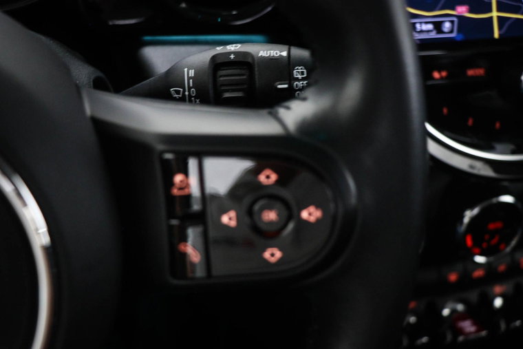 Vehicle Image 33