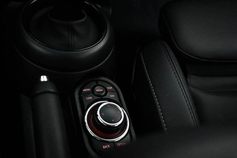 Vehicle Image 37