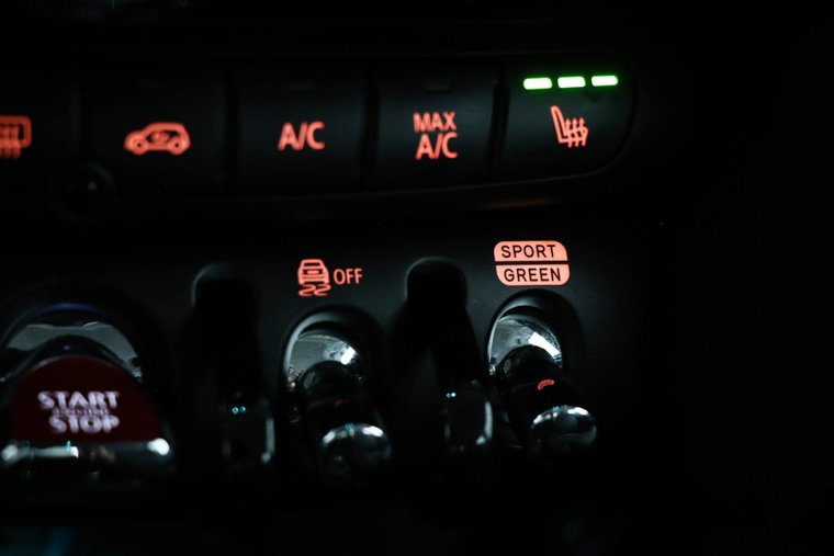 Vehicle Image 40