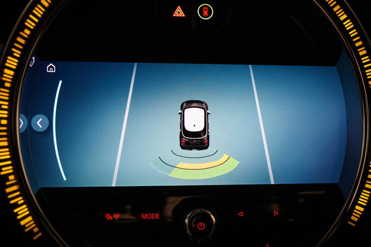 Vehicle Image 8