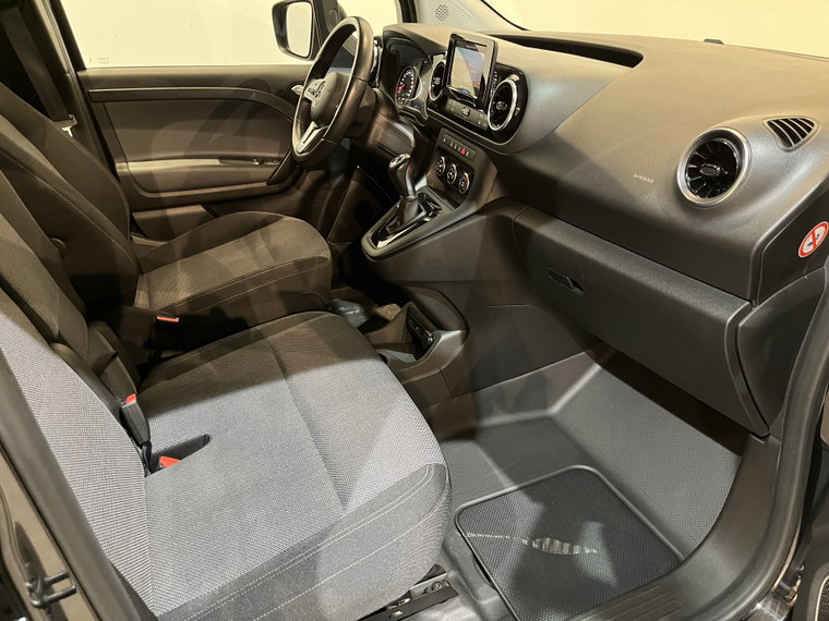 Vehicle Image 22