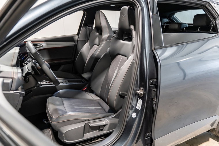 Vehicle Image 11