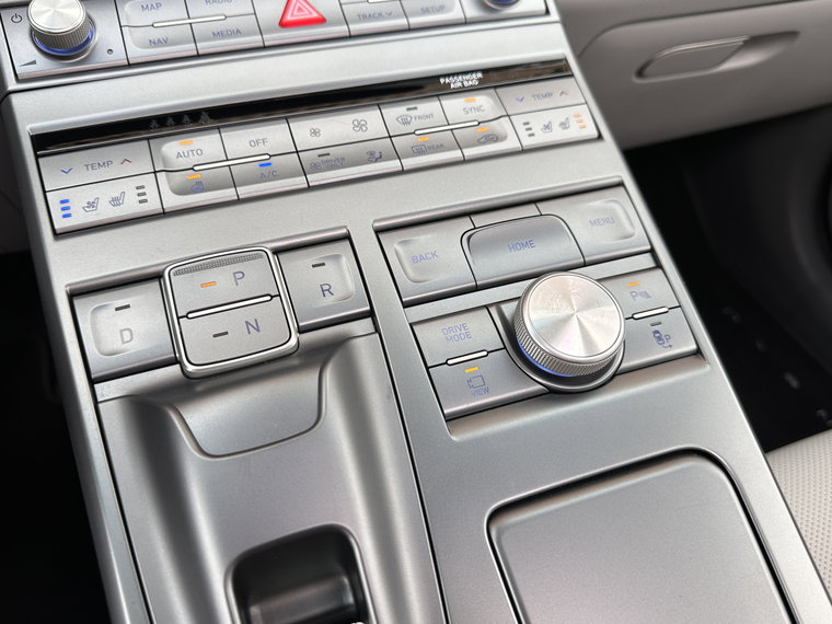Vehicle Image 23