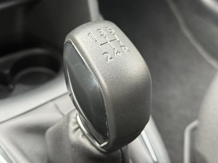 Vehicle Image 28