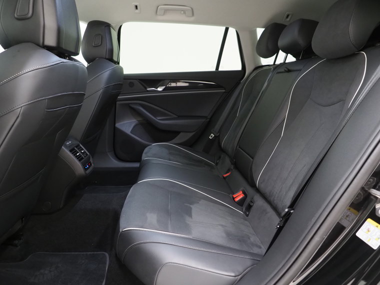 Vehicle Image 38
