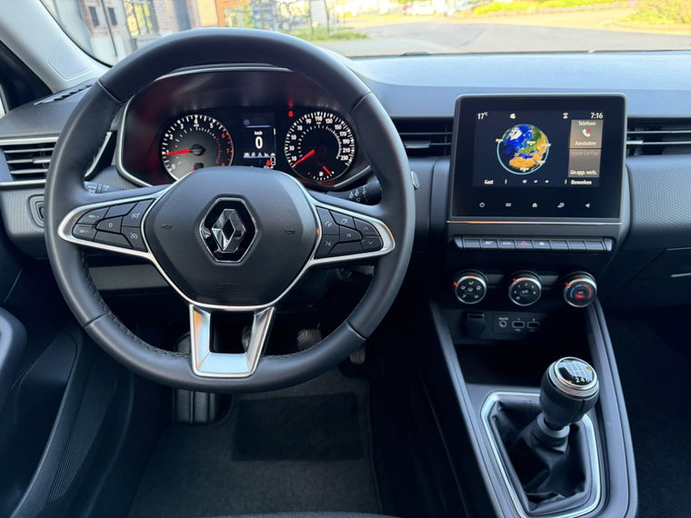 Vehicle Image 12