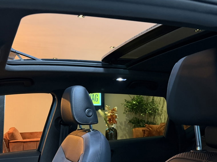 Vehicle Image 28