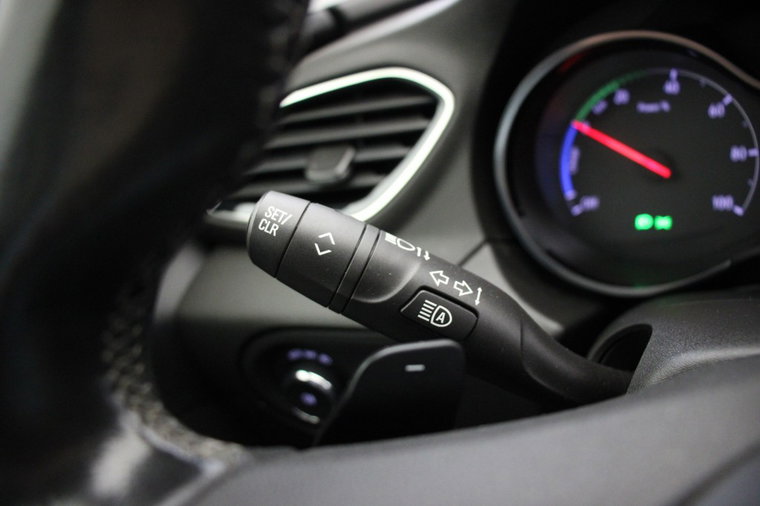Vehicle Image 25