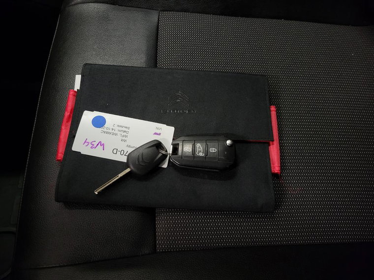 Vehicle Image 18