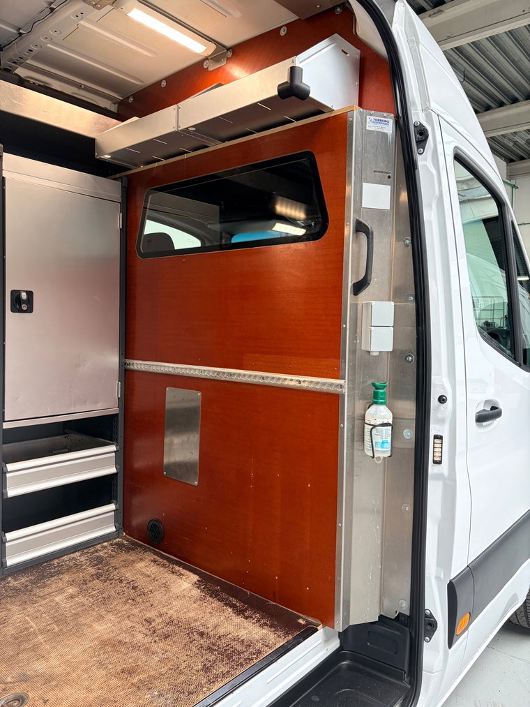 Vehicle Image 31