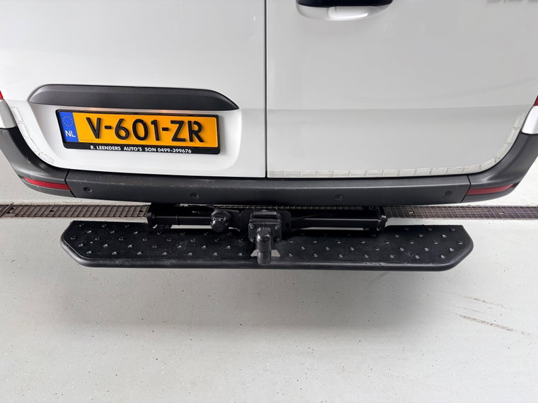 Vehicle Image 52