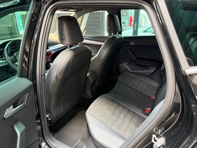 Vehicle Image 22