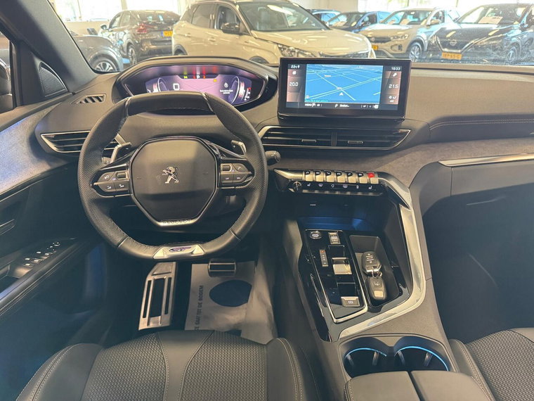 Vehicle Image 16