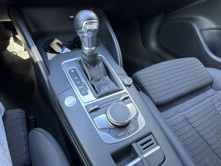 Vehicle Image 17