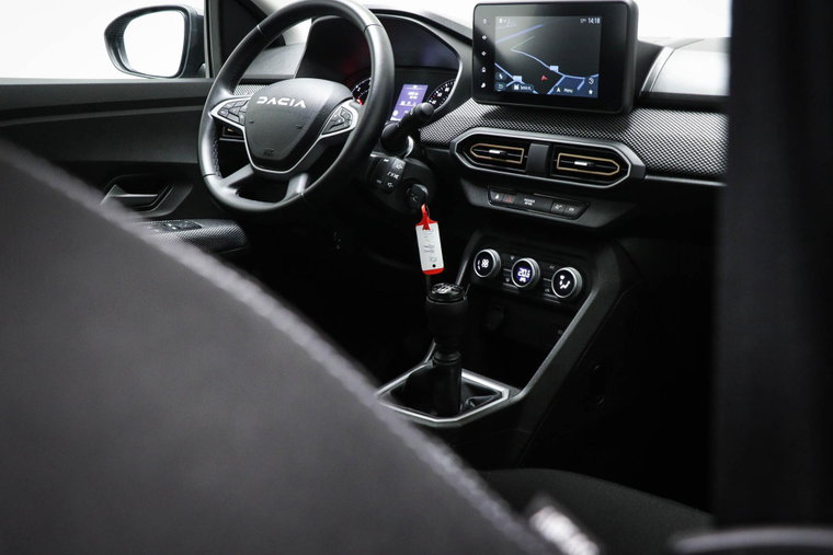Vehicle Image 11