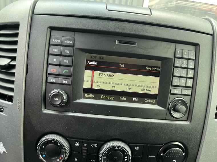 Vehicle Image 35