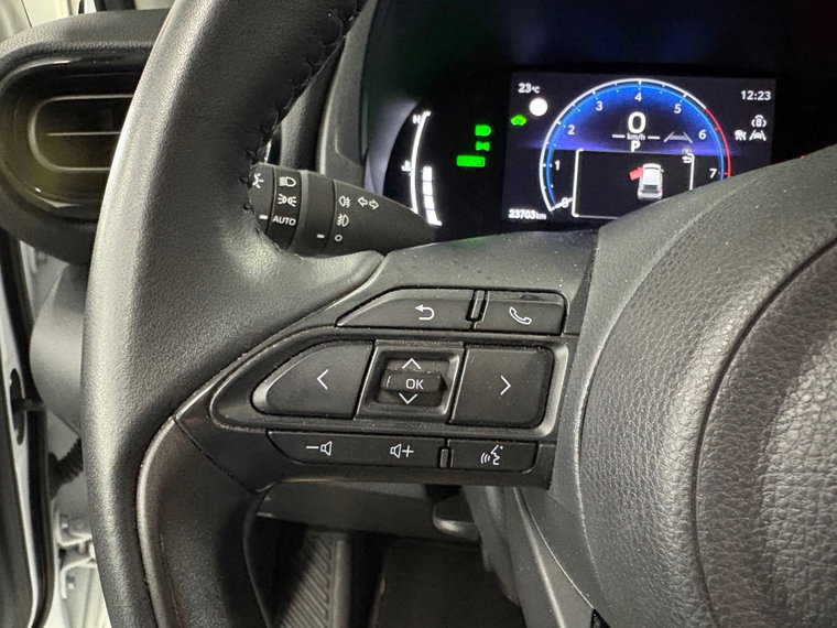 Vehicle Image 17