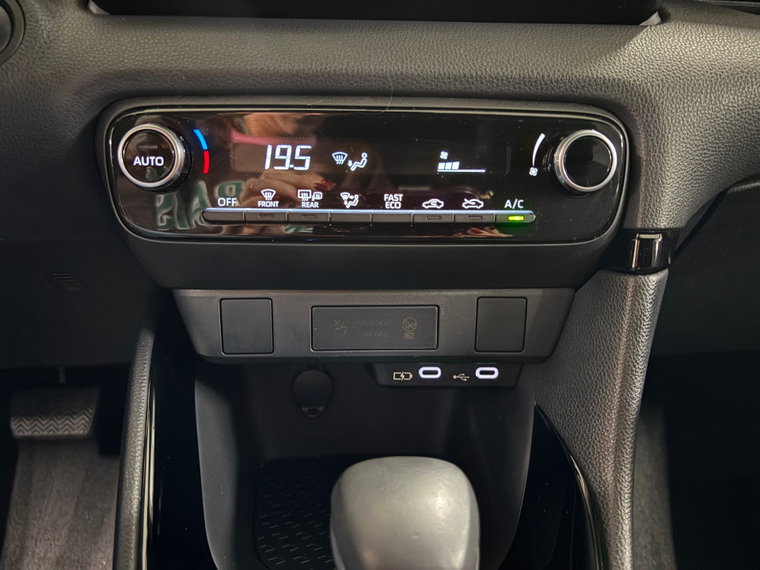 Vehicle Image 25