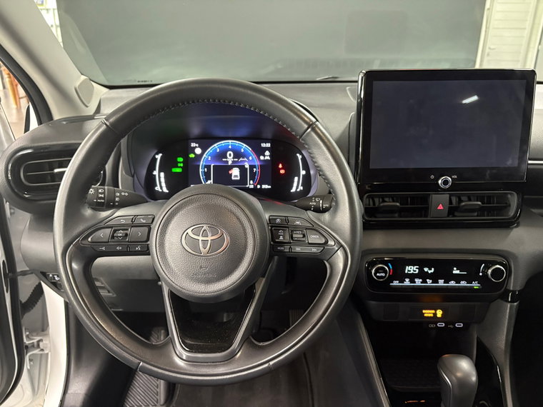 Vehicle Image 11