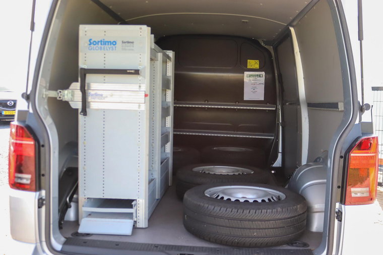 Vehicle Image 13