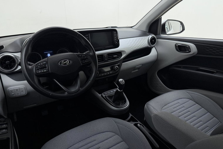 Vehicle Image 16