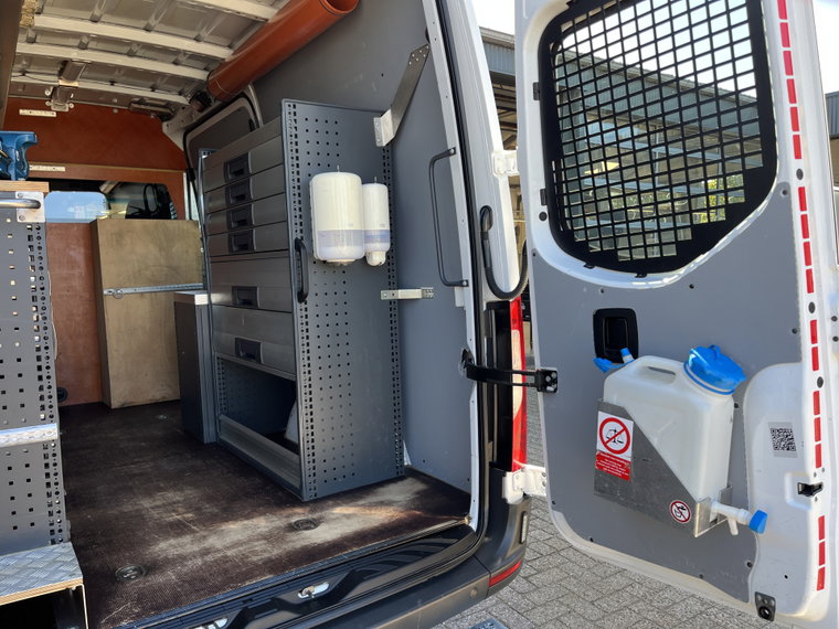Vehicle Image 16