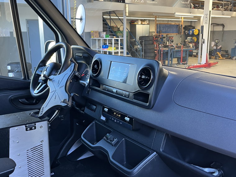 Vehicle Image 33