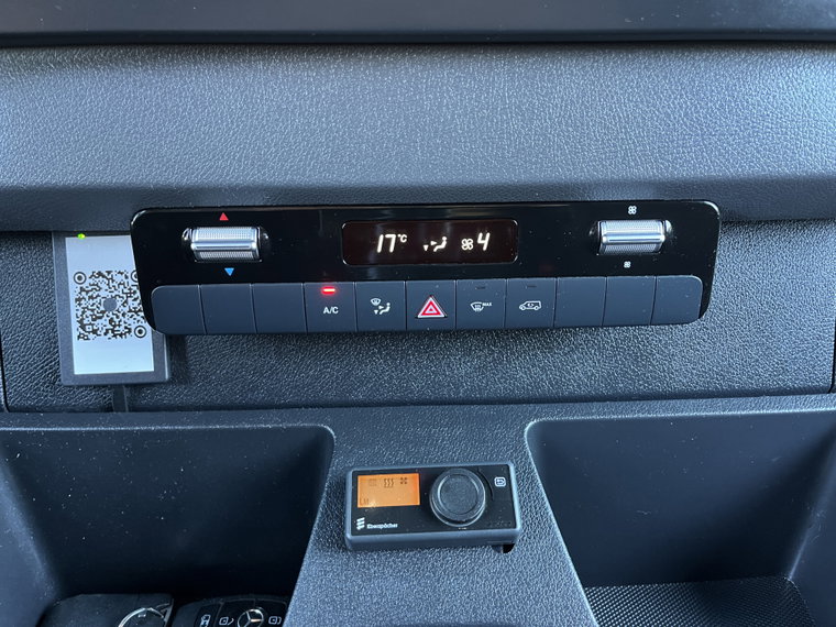 Vehicle Image 37