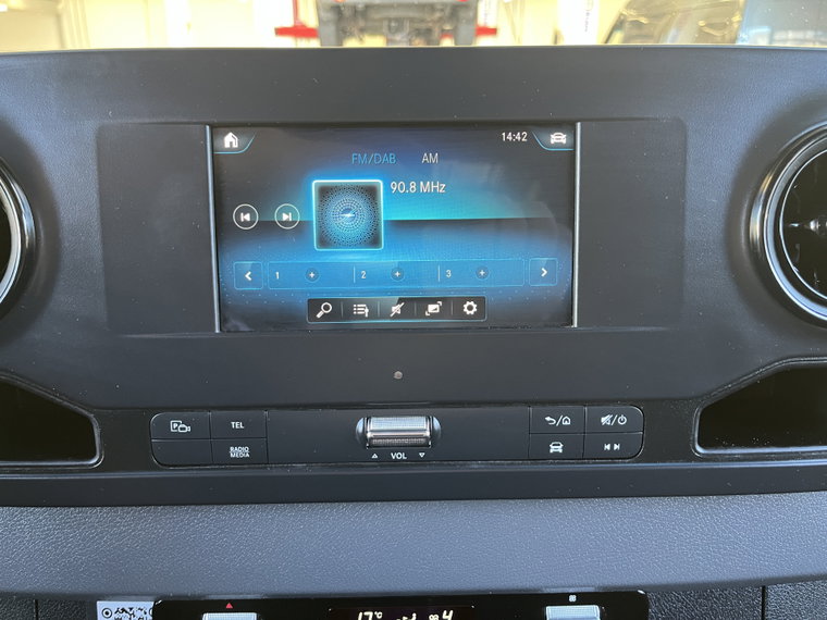 Vehicle Image 39