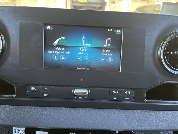 Vehicle Image 40