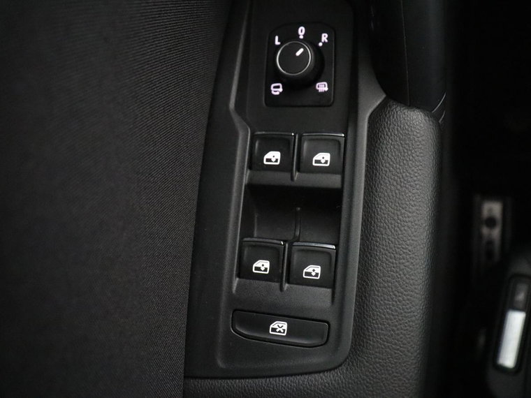 Vehicle Image 40