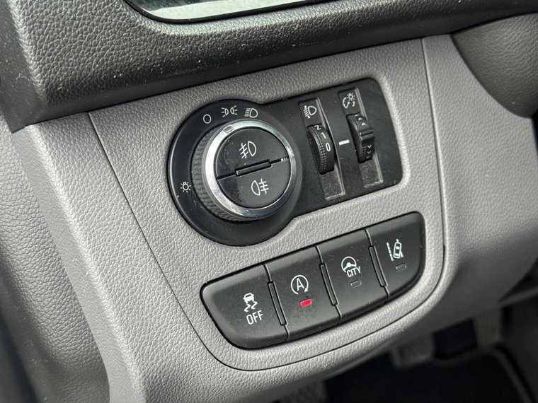 Vehicle Image 24