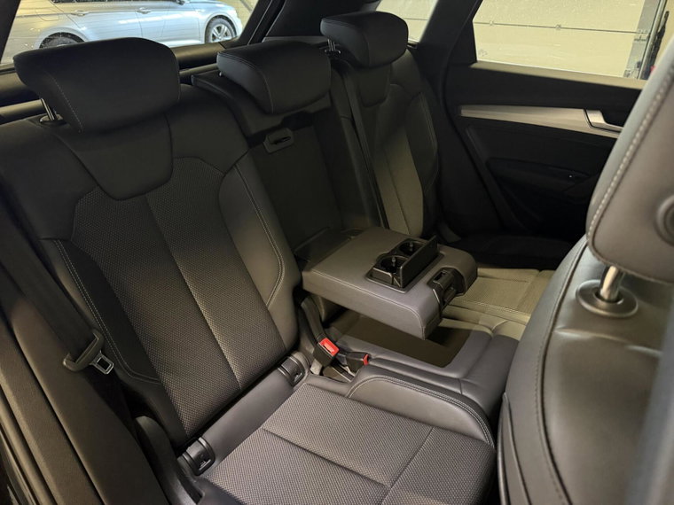 Vehicle Image 37