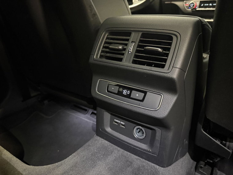 Vehicle Image 38