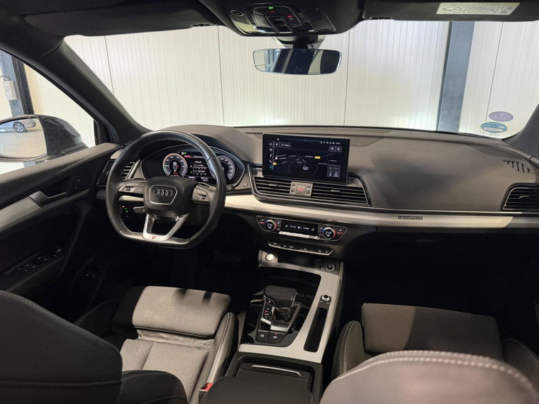 Vehicle Image 11