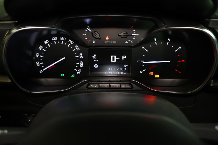 Vehicle Image 16