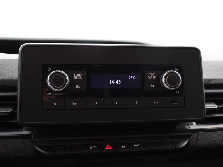 Vehicle Image 23