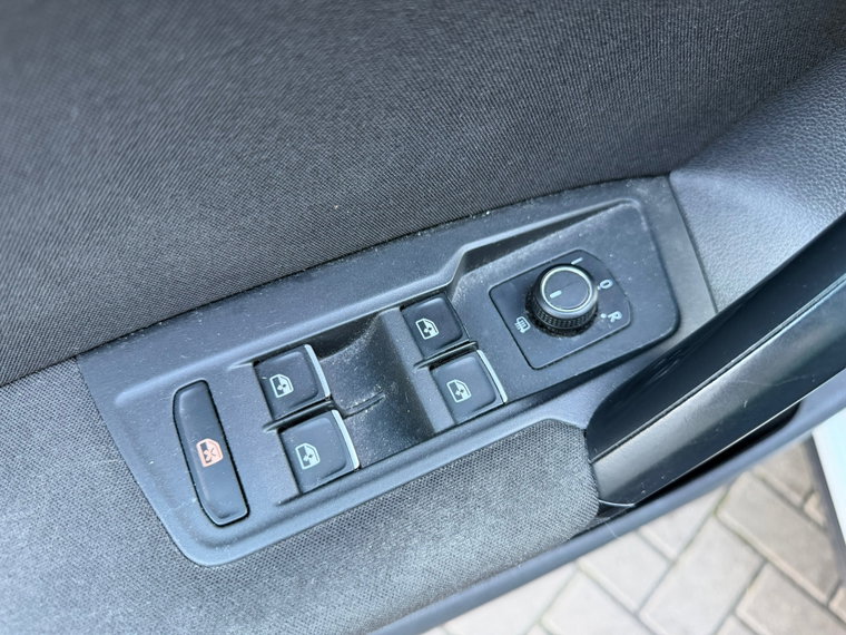 Vehicle Image 37