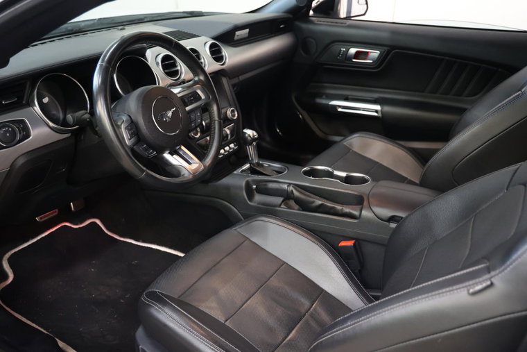 Vehicle Image 19