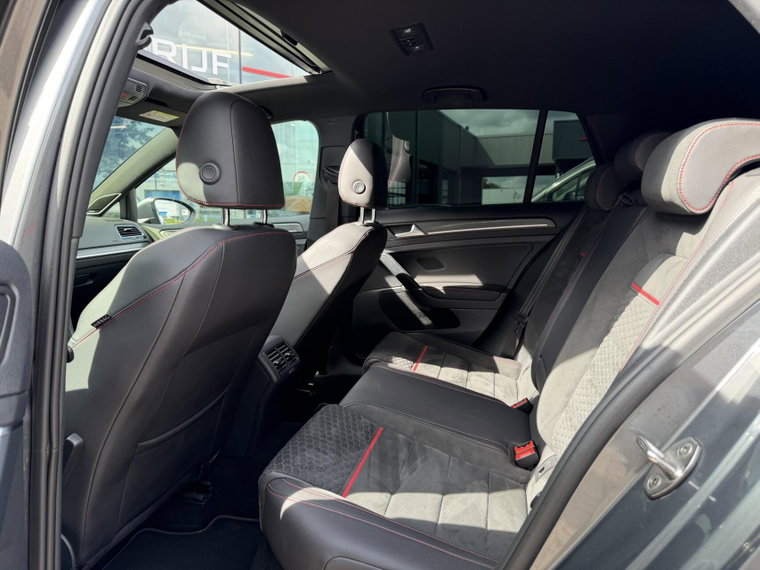 Vehicle Image 40