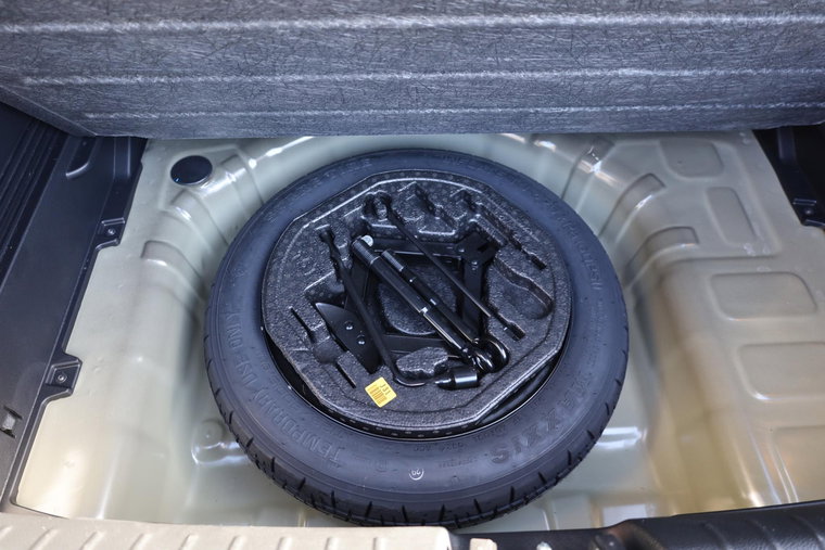 Vehicle Image 30