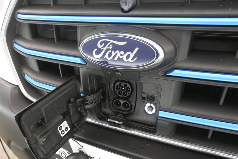 Vehicle Image 9