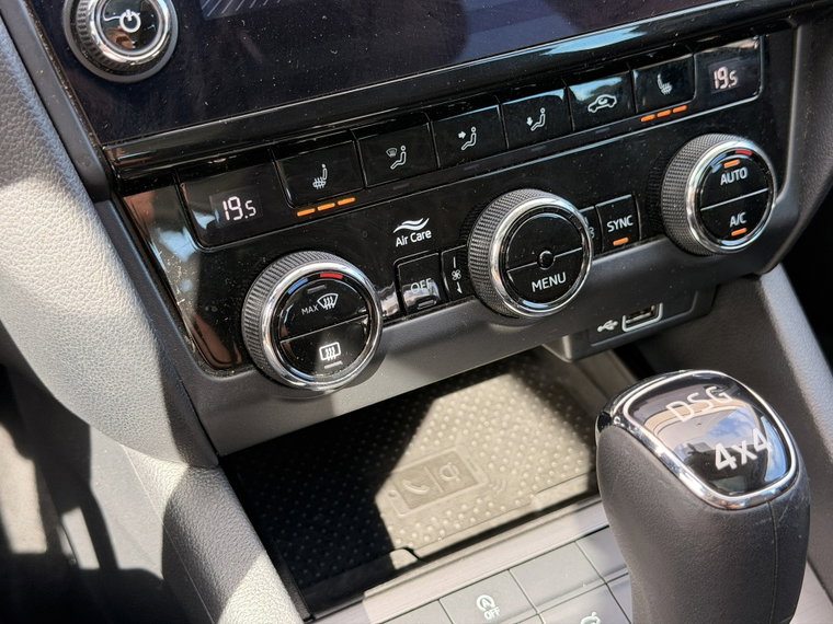 Vehicle Image 28